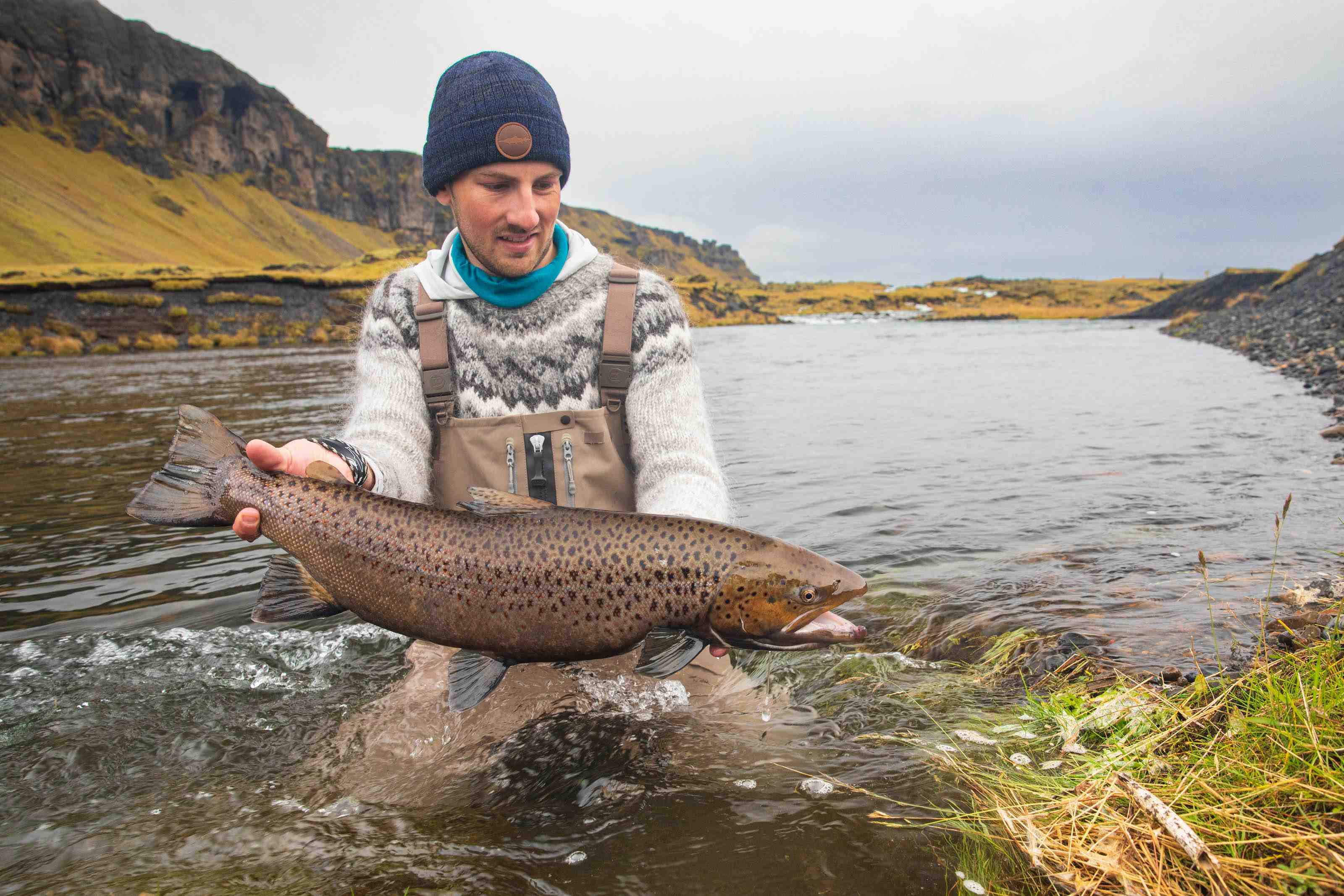 Battle Hill Lodge, Fly fishing for sea trout in Iceland